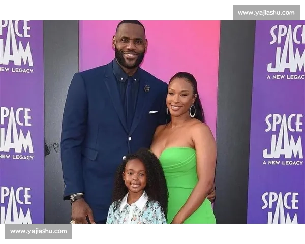 萨瓦娜劝老詹退役：家庭与篮球的终极博弈